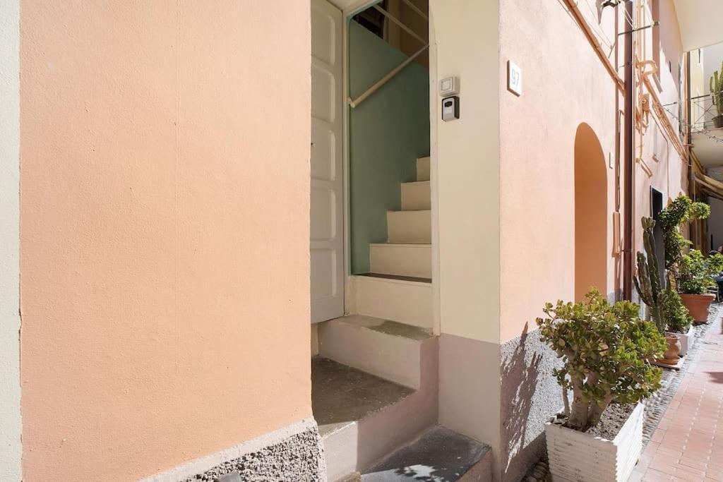 Апартаменты Casa Della Nonna Teresa Бордигера Экстерьер фото